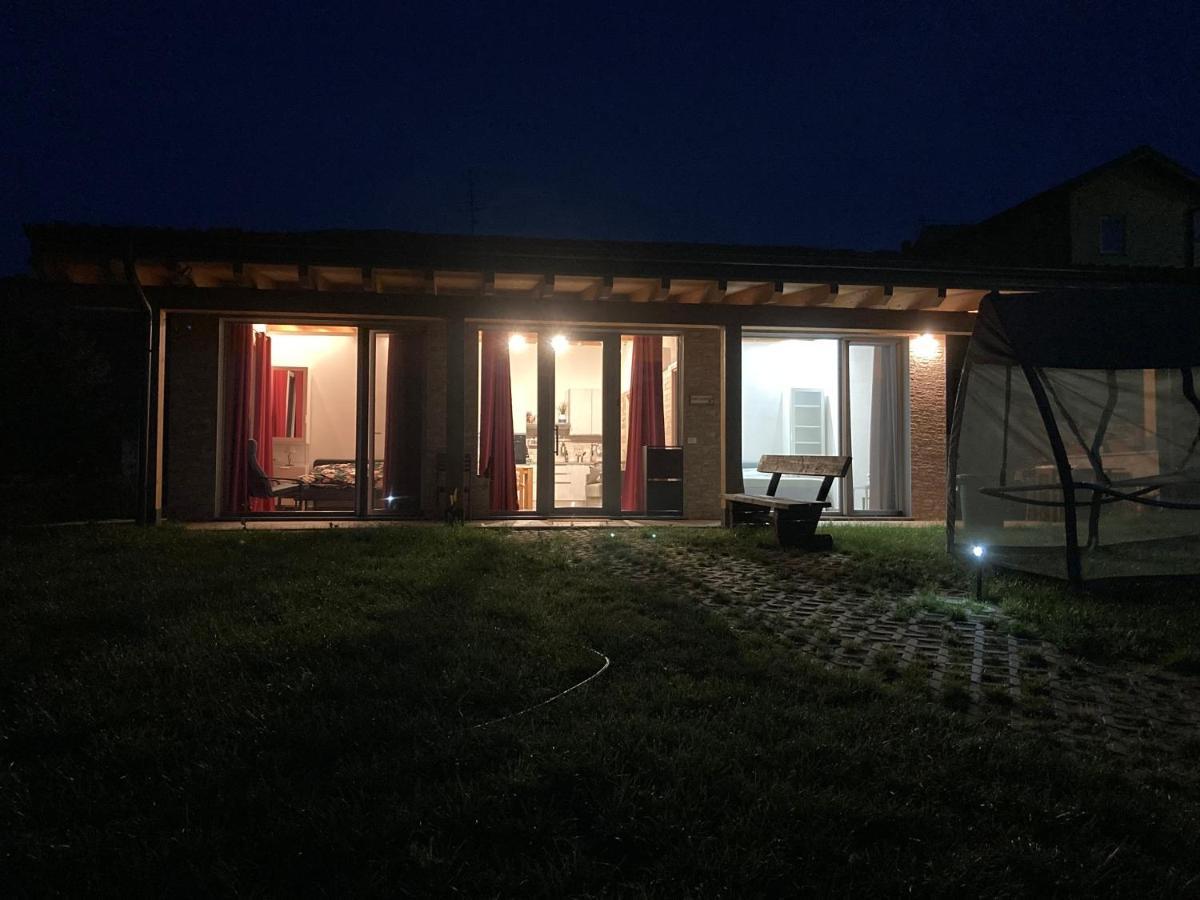 Casa Vacanza Con Piscina,Area Giochi Bambini. Santa Maria della Versa Eksteriør billede